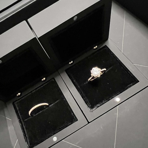 Brand new engagement rings from Forever Companies Nexus Diamond, never worn - Picture 3 of 4